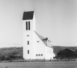 Kirche, Außenansicht, Foto: Ernst Witt, Hannover, 1954