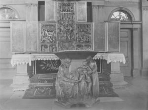 Flügelaltar, Taufe, um 1948; mit Skulptur "Jesus segnet die Kinder"
