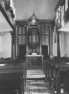 Kirche, Blick zum Altar, um 1953