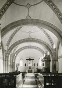 Kirche, Blick zum Altar, nach 1963
