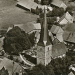 Kirche, Ansicht von Südwesten, Luftbild