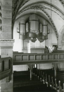 Kirche, Blick zur Orgel