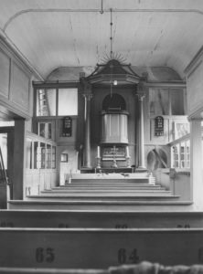Kirche, Blick zum Altar, 1957