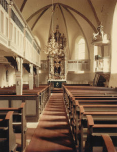 Kirche, Blick zum Altar, Foto: Ernst Witt, Hannover, November 1955