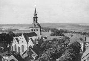 Kirche, Ansicht von Nordosten, Luftbild