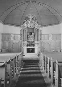 Kirche, Blick zum Altar, Foto: Ernst Witt, Hannover, Juni 1956