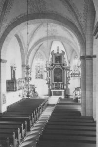 Kirche, Blick zum Altar, Foto: Ernst Witt, Hannover, Oktober 1956
