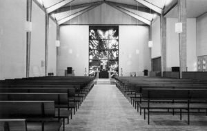 Kirche, Blick zum Altar, 1962