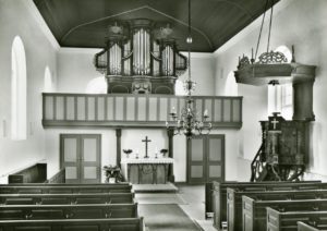 Kirche, Blick zum Altar und zur Orgel, nach 1965