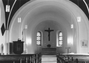 Kirche, Blick zum Altar, nach 1970