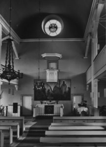 Kirche, Blick zum Altar, 1980
