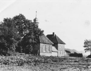 Hospital (Armenhaus) mit Kapelle (links vorn), Außenansicht