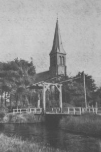 Kirche, Ansicht von Nordwesten, vor April 1945, Postkarte