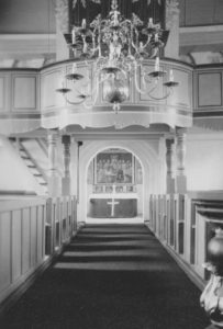 Kirche, Blick zur Orgel und zum Altar, 1959, Foto: Ernst Witt, Hannover
