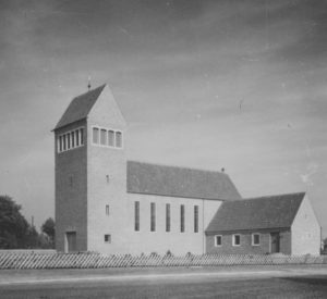 Kirche, Ansicht von Südwesten, 1956, Foto: Ernst Witt, Hannover