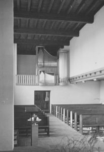 Kirche, Blick zur Orgel, 1956, Foto: Ernst Witt, Hannover