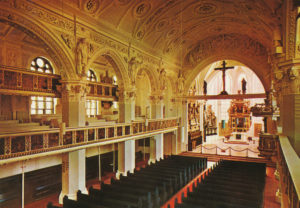 Kirche, Blick zum Altar, nach 1968