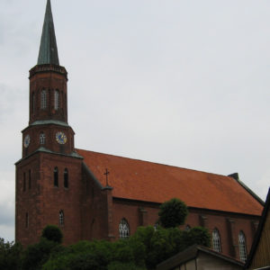 Kirche, Ansicht von Südwesten, Foto: Ernst Günther Behn, Klein Gußborn 2009/10 (gemeinfrei)