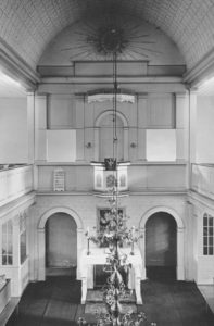 Kirche, Blick zum Altar, Foto: Ernst Witt, Hannover, Mai 1952