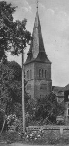 Kirche, bzw. Glockenturm, Ansicht von Südwesten, Teilansicht