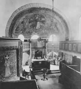 Kirche, Blick in den Chorraum, vor 1956