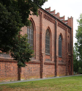 Kirche, Südfassade und Ostgiebel, 2020, Foto: Wolfram Kändler, CC BY-SA 3.0 de