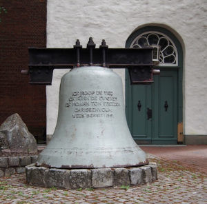 Alte Glocke von 1951, 2020, Foto: Wolfram Kändler, CC BY-SA 3.0 de