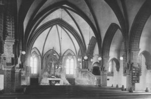 Kirche, Blick zum Altar, 1949