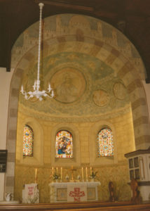Kirche, Blick in die Apsis, 1985