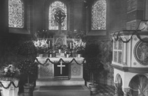 Kirche, Blick in die Apsis, um 1953