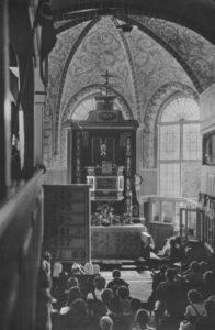 Alte Kirche, Blick zum Altar, Foto: Max Muschiol, Hildesheim, Juli 1949
