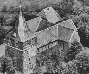 Kirche, Ansicht von Südwesten, Luftbild
