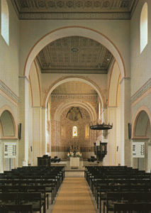 Kirche, Blick zum Altar, nach 1976