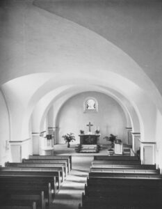 Kirche, Blick zum Altar, Foto: Ernst Witt, Hannover, Mai 1961