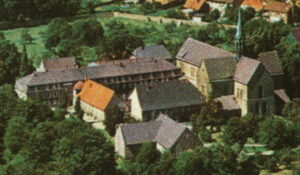 Kirche, Kloster, Ansicht von Südosten, Luftbild