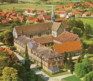 Kirche, Kloster, Ansicht von Südwesten, Luftbild, 1957