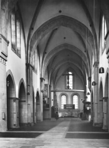 Kirche, Blick zum Altar, nach 1963