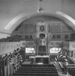 Kirche, Blick zum Altar und zur Orgel, um 1948