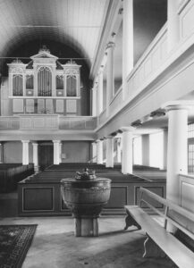 Kirche, Blick zur Orgel, Foto: Ernst Witt, Hannover, 1955