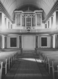 Kirche, Blick zur Orgel, Foto: Ernst Witt, Hannover, März 1956