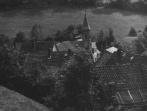 Ort Lonau mit Kirche, Ansicht von Nordwesten, Luftbild, um 1953