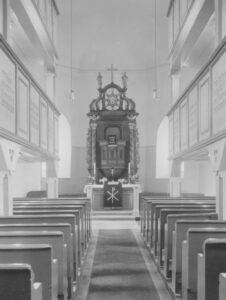 Kirche, Blick zum Altar, Foto: Ernst Witt, Hannover, September 1953