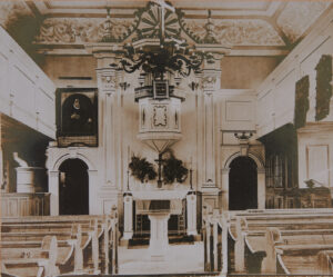 Kirche, Innenraum, Blick zu Altar, um 1900, Foto: Jannik Borre, Eutin
