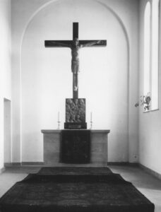 Kirche, Blick in den Altarraum, Foto: Ernst Witt, Hannover, 1955