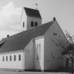 Kirche, Ansicht von Südosten, Foto: Ernst Witt, Hannover, 1955