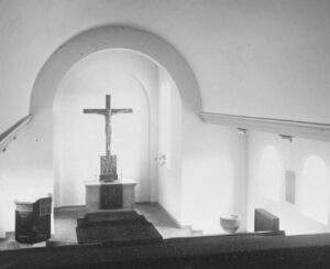 Kirche, Blick zum Altar (von der Empore aus), Foto: Ernst Witt, Hannover, Juli 1956