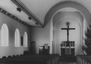 Kirche, Blick zum Altar, um 1960