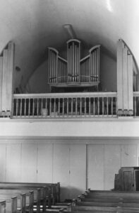 Kirche, Blick zur Orgel, zwischen 1957 und 1988