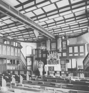 Kirche, Blick zum Altar, nach 1948