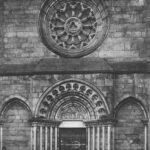 Kirche, Portal mit Rosette an der Nordostseite, 1927